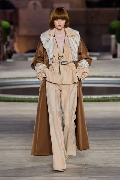 Look 8